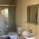 Pia House Bed & Breakfast