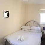 Pia House לינה וארוחת בוקר