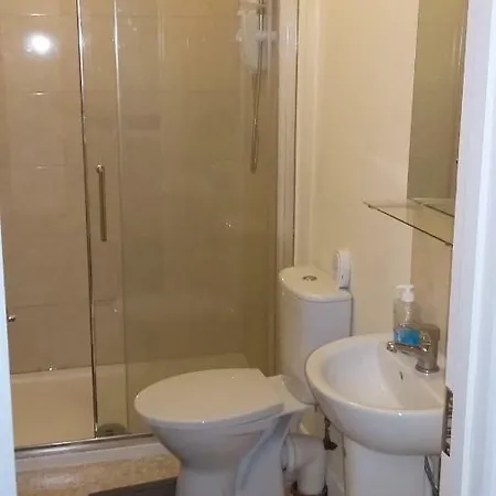 לינה וארוחת בוקר Pia House