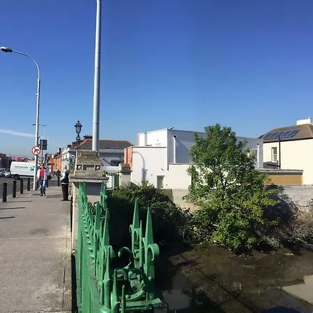 Pia House לינה וארוחת בוקר 3*
