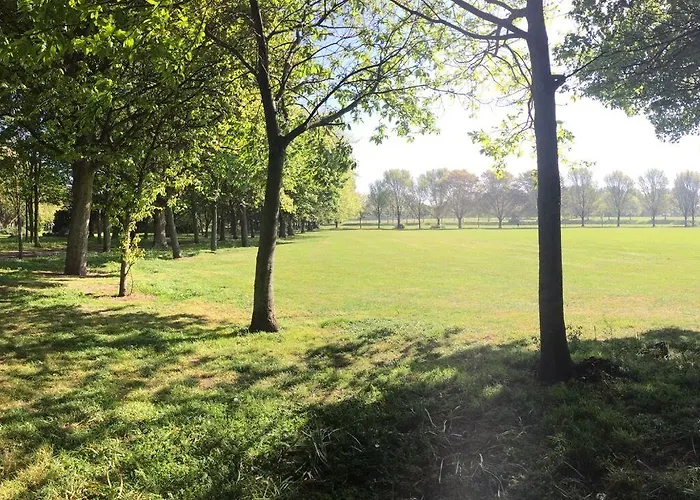 Pia House Nocleg ze śniadaniem 3*